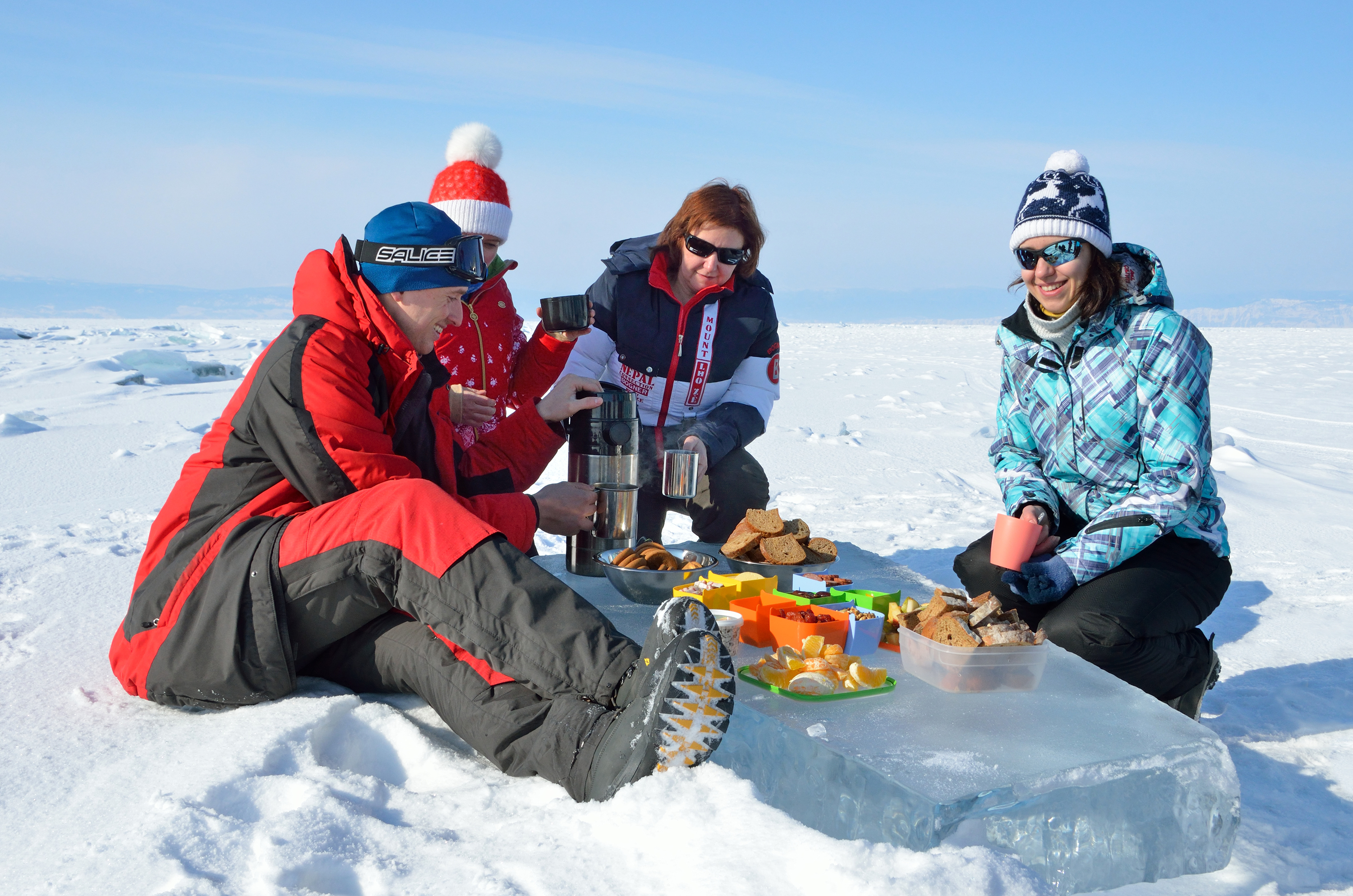 Ice camp. Пикники зима Байкал. Пикник на Байкале. Пикник на Байкале зимой. Обед на Байкале.